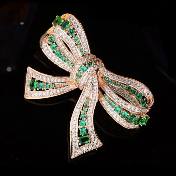 VQ Bowknot Brooch - Picture 2 of 4